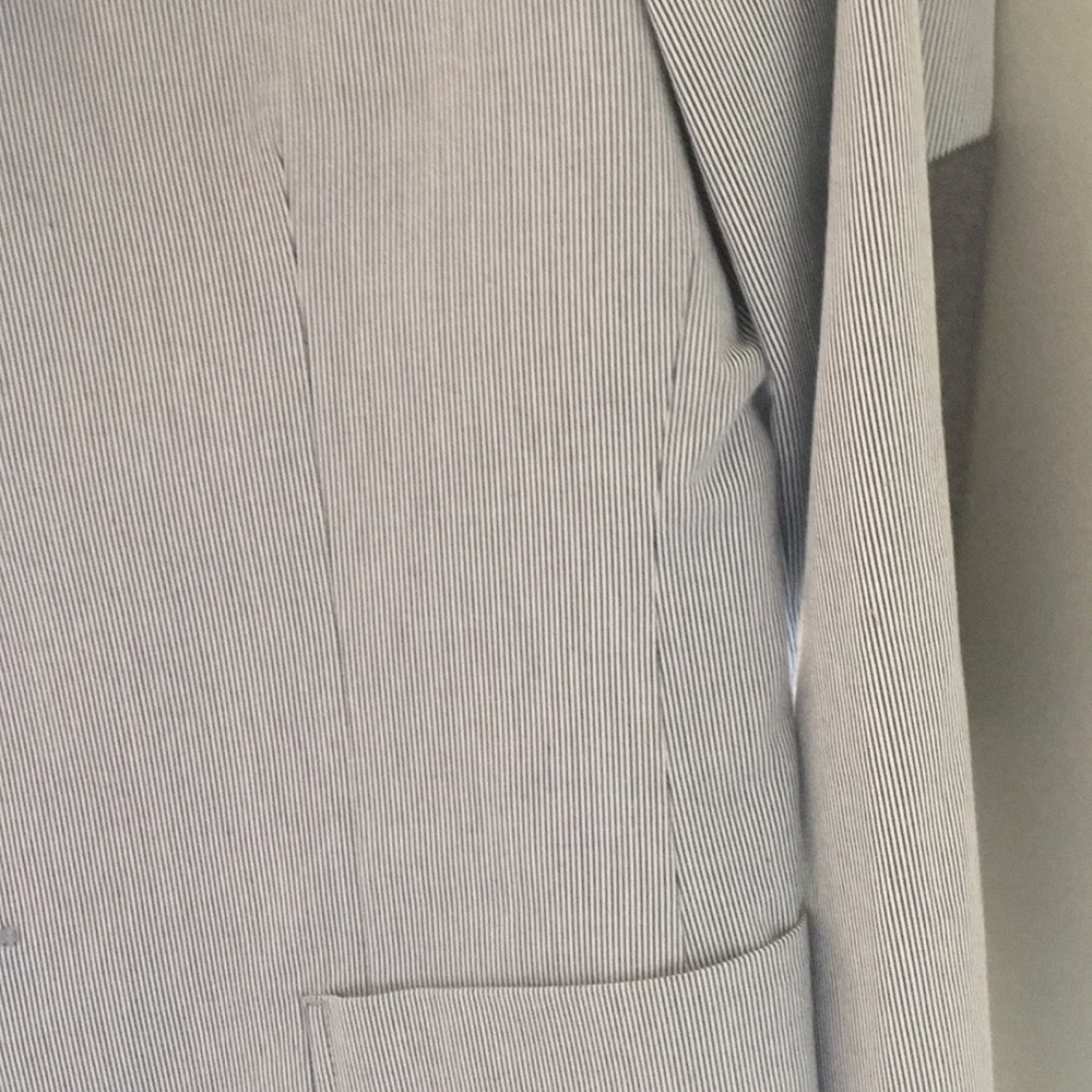 Banana Republic Tailored Fit Seersucker Blazer - Picture 7 of 8